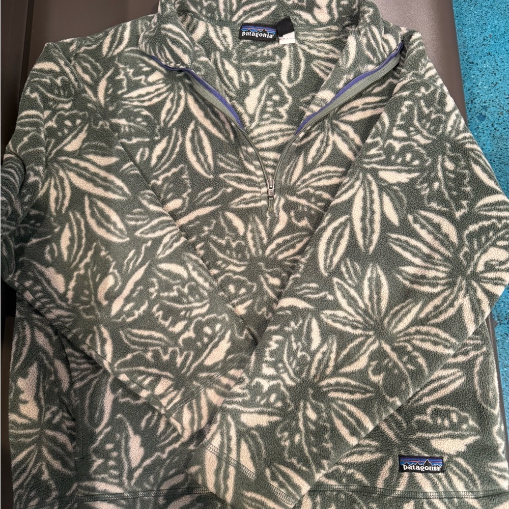 1990s vintage Patagonia fleece tropical green pattern